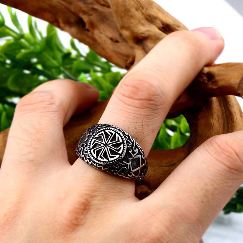 Men's New Retro Personality Titanium Steel Ring - Image 4