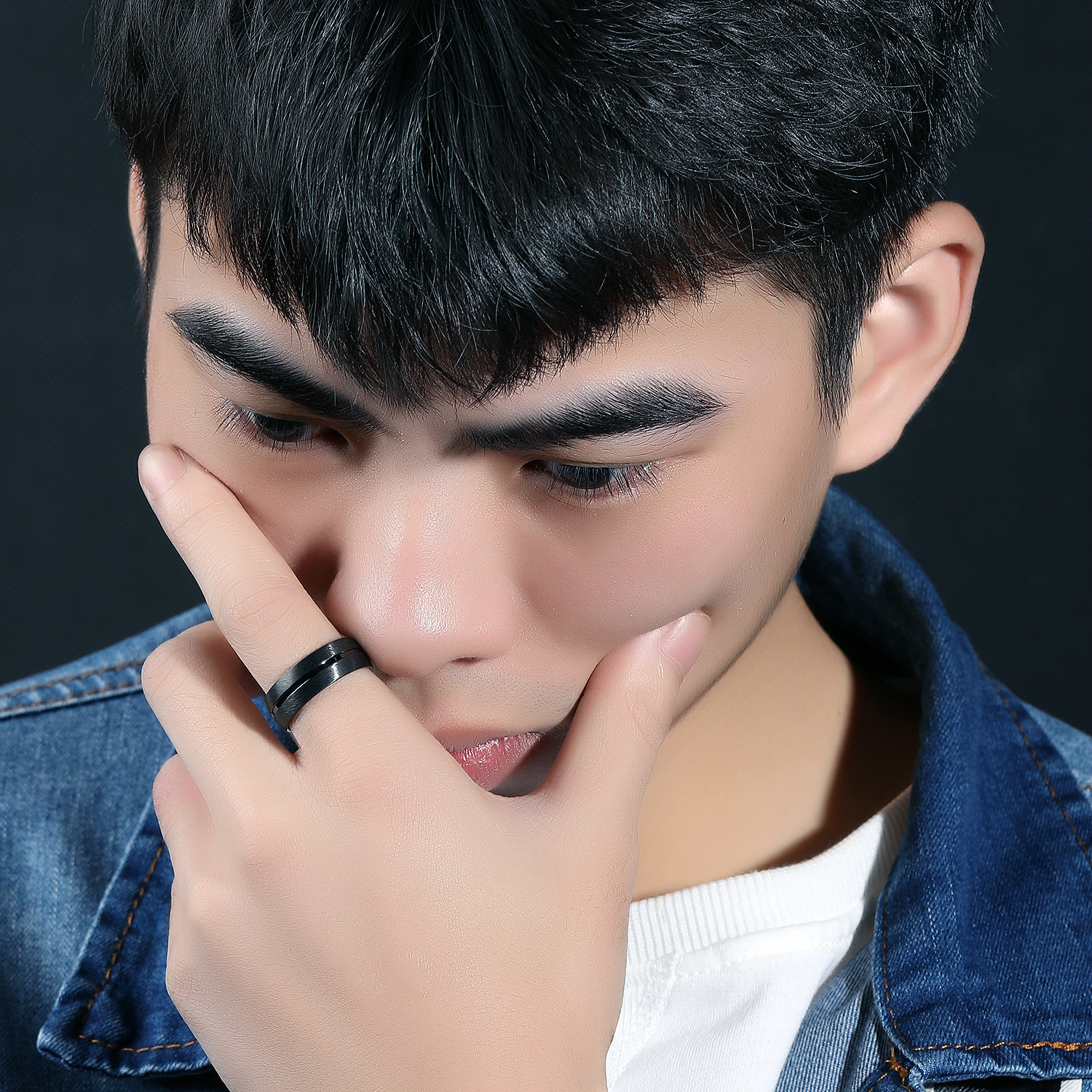 Classic Atmospheric Men's Ring Black Titanium Steel Ring - Image 5