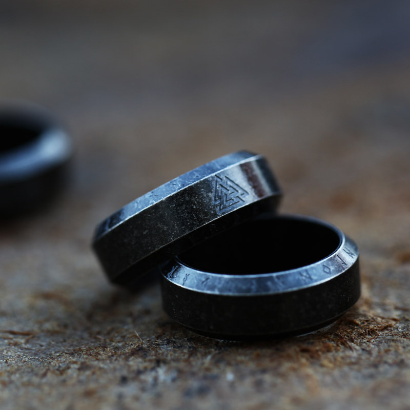 Simple Fashion Stainless Steel Ring - Image 2