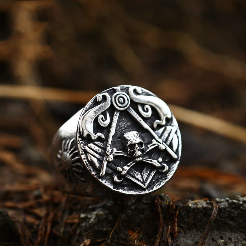 Vintage Titanium Men's Skull Ring Jewelry - Image 3