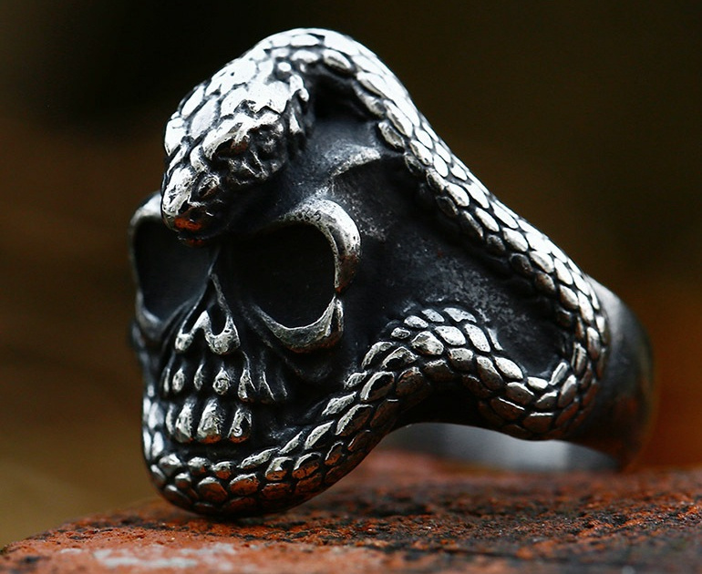 New Domineering Python Skull Titanium Steel Ring - Image 8