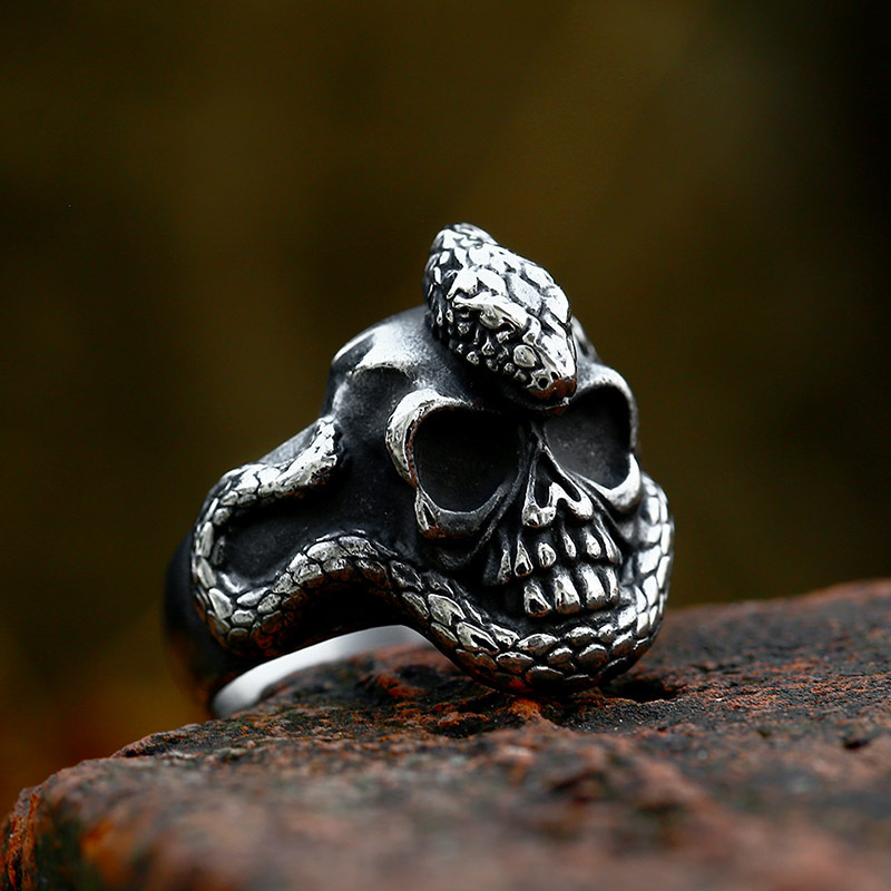 New Domineering Python Skull Titanium Steel Ring - Image 3