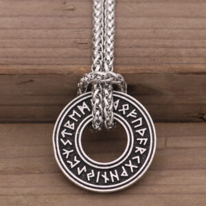 Viking Iceland Vegvisir Helmet Rune Circle Necklace Magical Barrier Men’s Amulet Pendant Runa