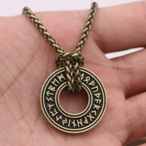 Viking Iceland Vegvisir Helmet Rune Circle Necklace Magical Barrier Men’s Amulet Pendant Runa