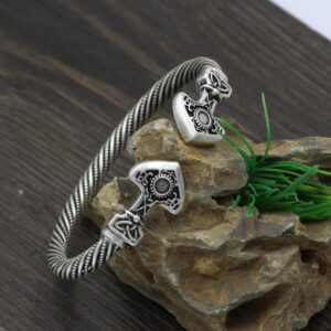Viking Double-Headed Axe Bracelet Men’S European And American Fashion Bracelet
